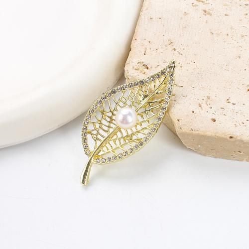 Broche perle d'eau douce, alliage de zinc, avec perle d'eau douce cultivée, Placage de couleur d'or, bijoux de mode & avec strass, plus de couleurs à choisir Vendu par PC