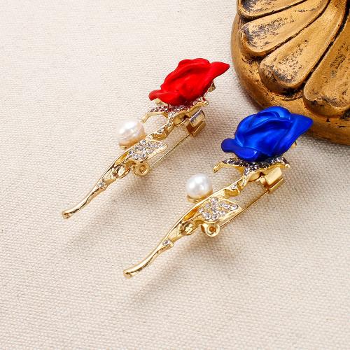 Broche perle d'eau douce, alliage de zinc, avec perle d'eau douce cultivée & plastique, Placage de couleur d'or, bijoux de mode & avec strass, plus de couleurs à choisir Vendu par PC