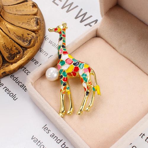Broche perle d'eau douce, alliage de zinc, avec perle d'eau douce cultivée, Placage de couleur d'or, bijoux de mode & émail, plus de couleurs à choisir Vendu par PC