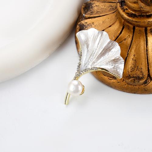 Broche perle d'eau douce, alliage de zinc, avec perle d'eau douce cultivée, Ginkgo Feuille, Placage de couleur d'or, bijoux de mode & émail & avec strass, plus de couleurs à choisir Vendu par PC