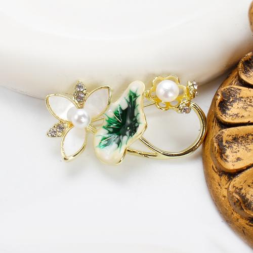 Broche perle d'eau douce, alliage de zinc, avec coquille blanche & perle d'eau douce cultivée, Placage de couleur d'or, bijoux de mode & émail & avec strass, plus de couleurs à choisir Vendu par PC