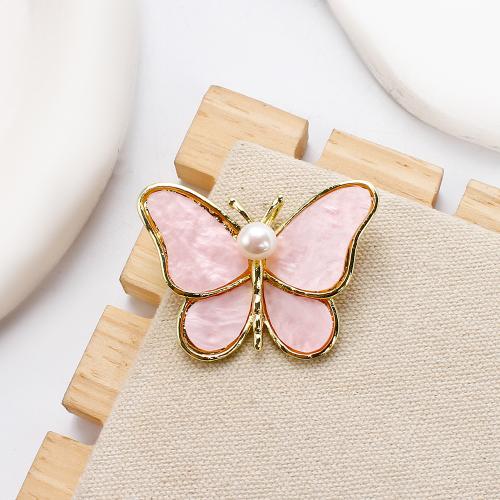 Broche perle d'eau douce, alliage de zinc, avec coquille rose & perle d'eau douce cultivée, papillon, Placage de couleur d'or, bijoux de mode, plus de couleurs à choisir Vendu par PC