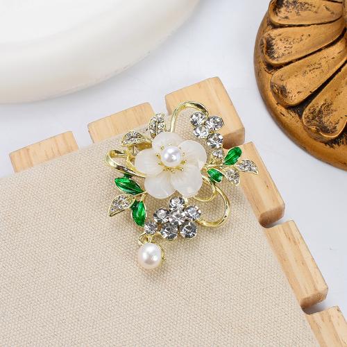 Broche perle d'eau douce, alliage de zinc, avec perle d'eau douce cultivée & résine, fleur, Placage de couleur d'or, bijoux de mode & émail & avec strass, plus de couleurs à choisir Vendu par PC