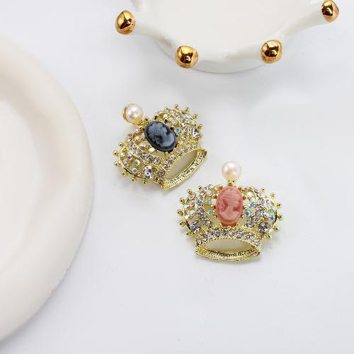 Broche perle d'eau douce, alliage de zinc, avec perle d'eau douce cultivée & résine, couronne, Placage de couleur d'or, bijoux de mode & avec strass, plus de couleurs à choisir Vendu par PC