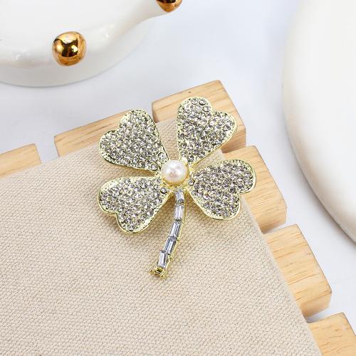 Broche perle d'eau douce, alliage de zinc, avec perle d'eau douce cultivée, Trèfle à quatre feuilles, Placage de couleur d'or, bijoux de mode & avec strass, plus de couleurs à choisir Vendu par PC