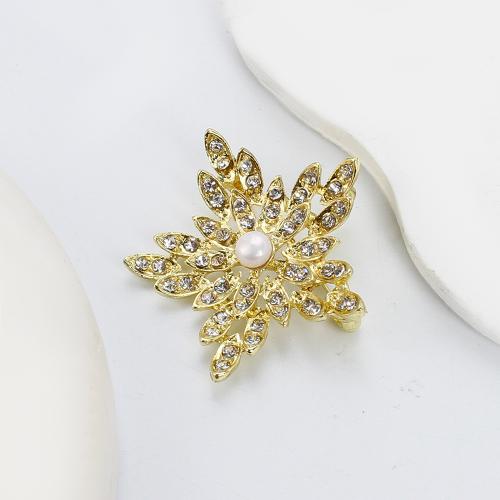 Broche perle d'eau douce, alliage de zinc, avec perle d'eau douce cultivée, fleur, Placage de couleur d'or, bijoux de mode & avec strass, plus de couleurs à choisir Vendu par PC
