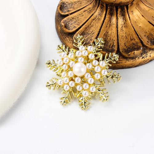 Broche perle d'eau douce, alliage de zinc, avec perle d'eau douce cultivée, flocon de neige, Placage de couleur d'or, bijoux de mode, plus de couleurs à choisir Vendu par PC
