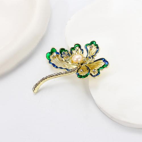 Broche perle d'eau douce, alliage de zinc, avec perle d'eau douce cultivée, fleur, Placage de couleur d'or, bijoux de mode & émail & avec strass, plus de couleurs à choisir Vendu par PC
