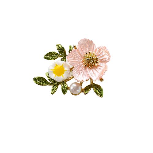 Broche perle d'eau douce, alliage de zinc, avec perle d'eau douce cultivée & plastique, fleur, Placage de couleur d'or, bijoux de mode, plus de couleurs à choisir Vendu par PC