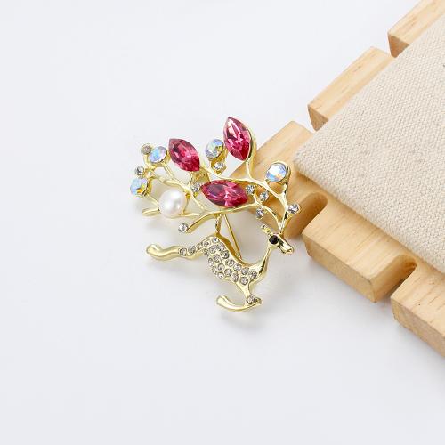 Broche perle d'eau douce, alliage de zinc, avec perle d'eau douce cultivée, gazelle, Placage de couleur d'or, bijoux de mode & avec strass, plus de couleurs à choisir Vendu par PC