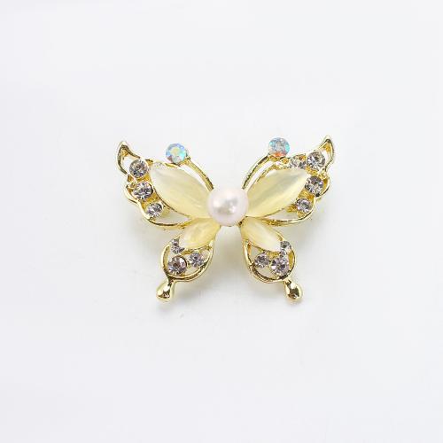 Broche perle d'eau douce, alliage de zinc, avec perle d'eau douce cultivée & résine, papillon, Placage de couleur d'or, bijoux de mode & avec strass, plus de couleurs à choisir Vendu par PC
