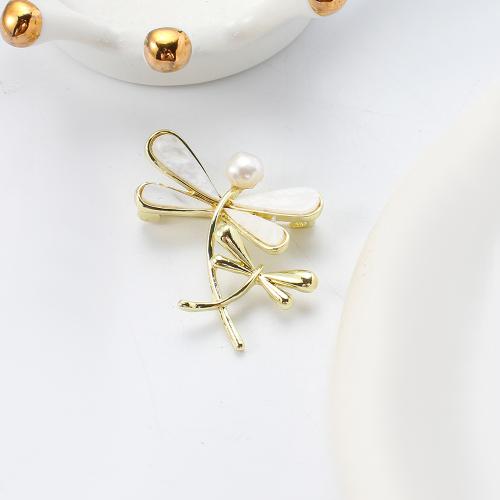 Broche perle d'eau douce, alliage de zinc, avec coquille blanche & perle d'eau douce cultivée, libellule, Placage de couleur d'or, bijoux de mode, plus de couleurs à choisir Vendu par PC