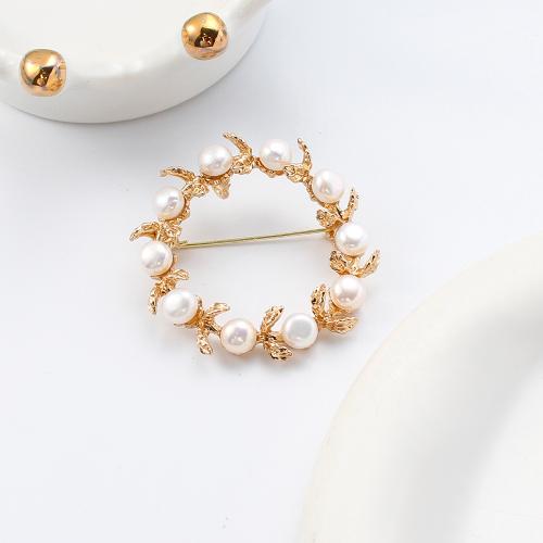 Süßwasserperlen Brosche , Zinklegierung, mit Natürliche kultivierte Süßwasserperlen, goldfarben plattiert, Modeschmuck, keine, 45.98x13.33x31.16mm, verkauft von PC[