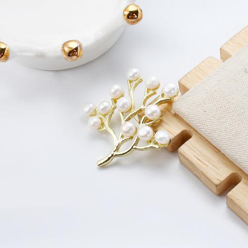Broche perle d'eau douce, alliage de zinc, avec perle d'eau douce cultivée, Placage de couleur d'or, bijoux de mode, plus de couleurs à choisir Vendu par PC