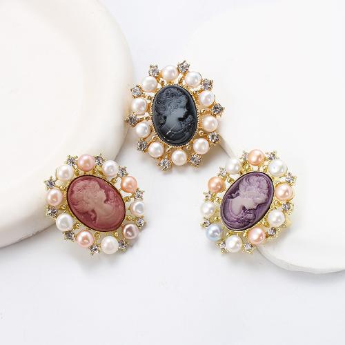 Freshwater Pearl Brooch, Zinc Alloy, with Freshwater Pearl & Resin, gold color plated, fashion jewelry & with rhinestone [