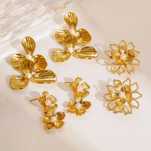 Boucle en acier inoxydable, Acier inoxydable 304, avec perle de plastique, fleur, Placage, bijoux de mode & styles différents pour le choix & pour femme, doré, Vendu par paire