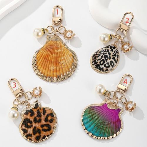 bijoux de porte-clés en Alliage de zinc, avec Plastique ABS perle & coquille, Placage de couleur d'or, bijoux de mode, plus de couleurs à choisir, Vendu par PC