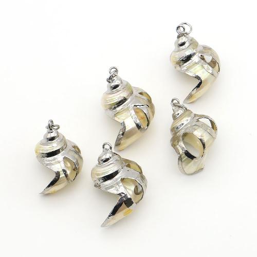 Trompette Shell pendentif en laiton, coquille, avec fer, conque, Placage de couleur argentée, DIY & creux, couleurs mélangées - Vendu par PC