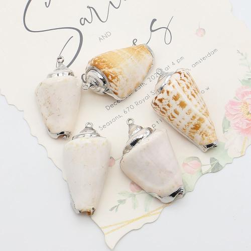 Trompete Shell Messing Anhänger, Muschel, mit Eisen, Strandschnecke, silberfarben plattiert, DIY, gemischte Farben, 25x42mm-27x48mm, verkauft von PC