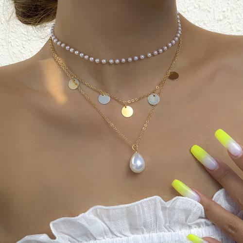 alliage de zinc collier, avec chaîne en laiton & chaîne de fer & perle de plastique, Placage, styles différents pour le choix & pour femme, Vendu par PC