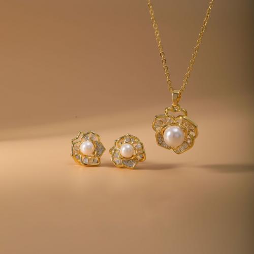 Micro cúbicos Circonia allanar sistemas de la joyería de cobre amarillo, metal, Pendiente de stud & collar, con Perlas plásticas, Flor, chapado, 2 piezas & micro arcilla de zirconia cúbica & para mujer, dorado, Vendido por Set