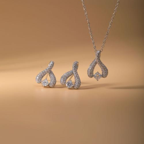 metal Conjunto de joya, Pendiente de stud & collar, Corazón, chapado, 2 piezas & micro arcilla de zirconia cúbica & para mujer, plateado, Vendido por Set