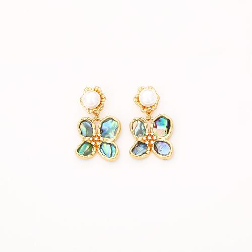 Cubic Zirconia Pendiente Brass Micro Pave, metal, con Ostra Perla & Perlas cultivadas de agua dulce, Mariposa, chapado en oro real, Joyería & micro arcilla de zirconia cúbica & para mujer, Vendido por Par