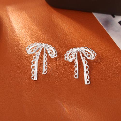 Латуни Стад Серьги, Латунь, Бантик, Другое покрытие, ювелирные изделия моды & Женский & отверстие, серебряный, продается Пара