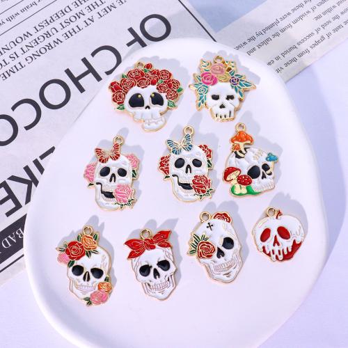 Colgantes de Aleación de Zinc en Forma Calavera, chapado en color dorado, Diseño de Halloween & Bricolaje & esmalte, más colores para la opción, Vendido por UD