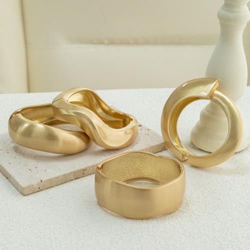 Fashion Zinc Alloy Bangle, plated & for woman & matte, golden 
