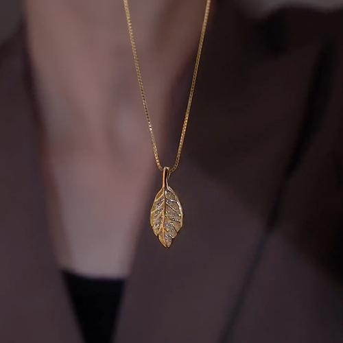 チタン鋼 ネックレス, 葉っぱ, ゴールドメッキ, 女性用 & ライン石のある, 長さ:約 16 インチ, 売り手 パソコン[