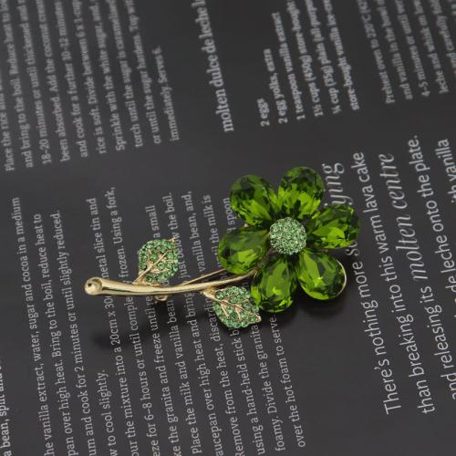 alliage de zinc broche, avec cristal, fleur, Placage de couleur d'or, pour femme & avec strass Vendu par PC
