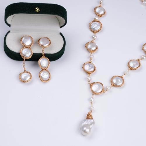 Conjunto de joya de perla de agua dulce de latón, Perlas cultivadas de agua dulce, collar de cadena suéter & pendiente, con metal, Barroco, Joyería, más colores para la opción, 7-16mm, Vendido por Set