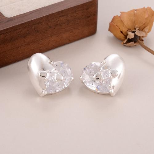 Cubic Zircon Brass Earring, with Cubic Zirconia, Heart, plated, fashion jewelry & for woman, silver color 