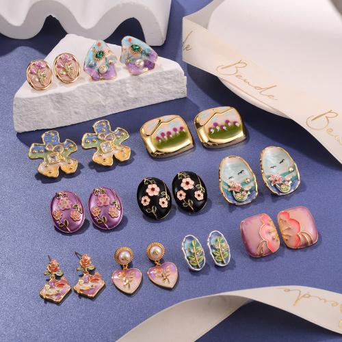 Латуни Стад Серьги, Латунь, Другое покрытие, ювелирные изделия моды & инкрустированное микро кубического циркония & эмаль, Много цветов для выбора, продается Пара