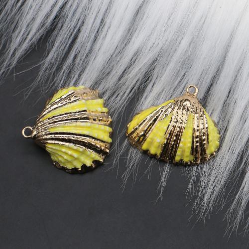 Brass Shell Pendants, with Brass, plated, DIY, mixed colors - 
