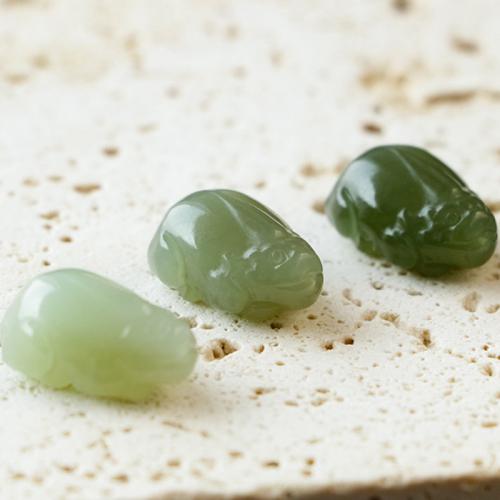Hetian Jade goutte, bête sauvage Fabuleuse, poli, DIY & styles différents pour le choix, plus de couleurs à choisir Vendu par PC