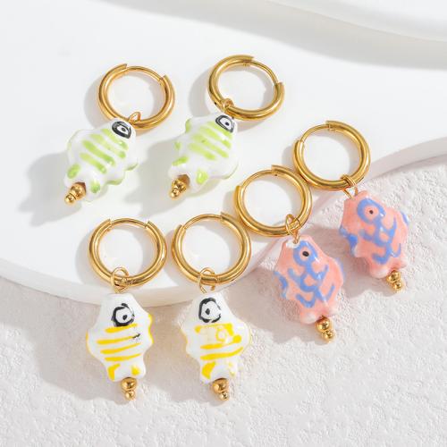 Boucle d'oreille goutte inox, Acier inoxydable 304, avec porcelaine, poisson, Placage de couleur d'or, bijoux de mode & modèles différents pour le choix & pour femme, plus de couleurs à choisir, Vendu par paire