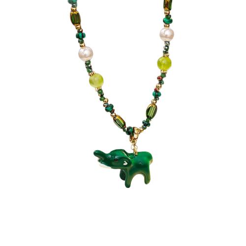 Collier en cristal, laiton, avec Des billes de verre & cristal, avec 5cm chaînes de rallonge, éléphant, Plaqué or 18K, bijoux de mode & pour femme & émail, vert, The pendant is 2.6cm long and 1cm wide cm, Vendu par PC