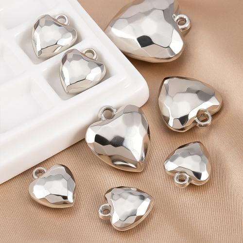 CCB plastique Pendentifs, plastique revêtu de cuivre, coeur, Placage de couleur argentée, DIY, argent Vendu par sac
