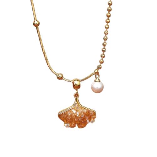 Collier en cristal, laiton, avec cristal & perle de plastique, avec 5.5cm chaînes de rallonge, Ginkgo Feuille, Plaqué or 18K, bijoux de mode & pavé de micro zircon & pour femme, The pendant is 1.8cm long and 2.4cm wide. Pearl 6mm .5 cm, Vendu par PC