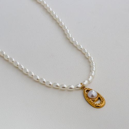 perle de plastique collier, avec Acier titane & coquille, Placage de couleur d'or, styles différents pour le choix & pour femme Environ 16 pouce, Vendu par PC