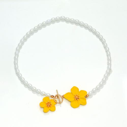 alliage de zinc collier, avec perle de plastique, fleur, Placage de couleur d'or, bijoux de mode & pour femme, plus de couleurs à choisir Environ 19.3 pouce, Vendu par PC