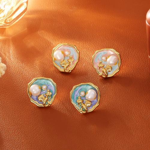 Boucles d'oreilles d'eau douce de Perle , laiton, avec perle d'eau douce cultivée, Placage de couleur d'or, bijoux de mode & pour femme & émail, plus de couleurs à choisir, Vendu par paire