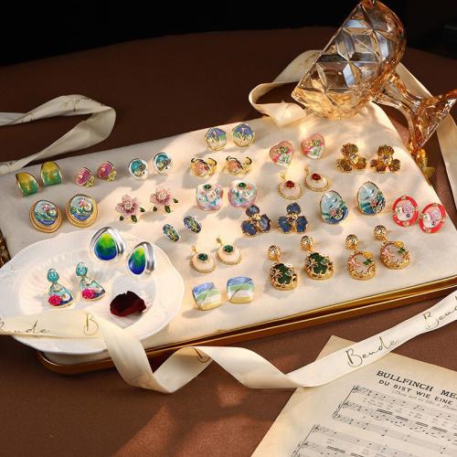 Латуни Стад Серьги, Латунь, с Пластиковая жемчужина, плакирован золотом, разные стили для выбора & Женский & эмаль, продается Пара