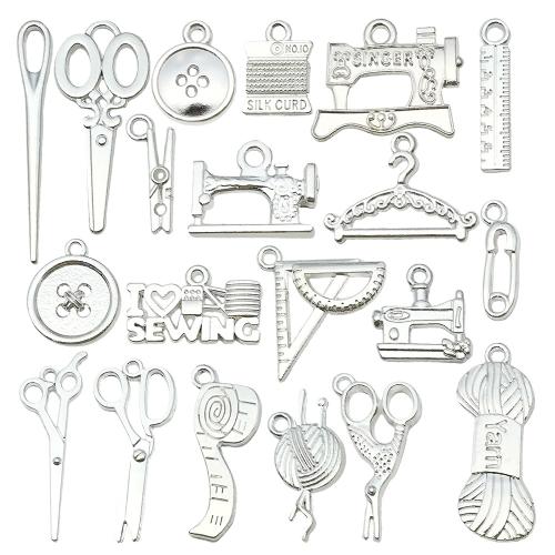 Bijoux pendentifs en Zinc alliage , alliage de zinc, Placage de couleur argentée, DIY & styles différents pour le choix, Vendu par PC