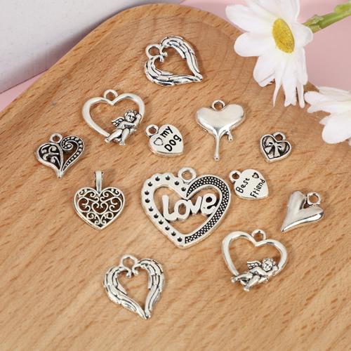 Colgantes de Aleación de Zinc en Forma de Corazón, chapado en color de plata antigua, Bricolaje & diferentes estilos para la opción, 100PCs/Bolsa, Vendido por Bolsa