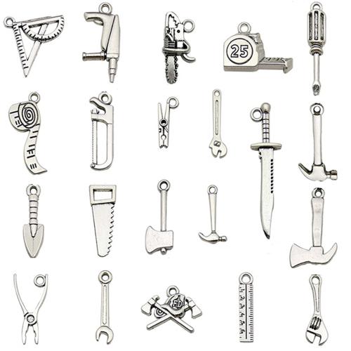 Pendentifs outils en alliage de zinc, Plaqué de couleur d'argent, DIY & styles différents pour le choix, Vendu par PC