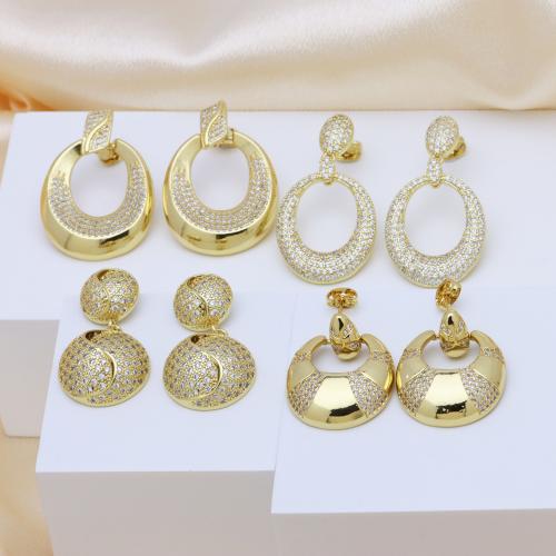 Cubic Zirconia Pendiente Brass Micro Pave, metal, chapado en color dorado, diferentes estilos para la opción & micro arcilla de zirconia cúbica & para mujer, más colores para la opción, Vendido por Par