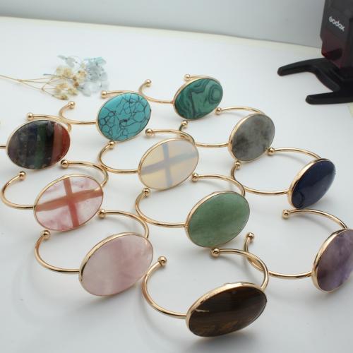 pierre gemme bracelet manchette, avec laiton, ovale plat, différents matériaux pour le choix & unisexe Vendu par PC